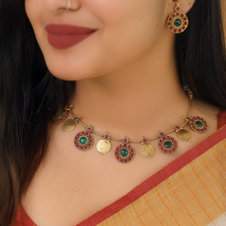 Sreelekha Floral Kashi Short Neckpiece With Earring
