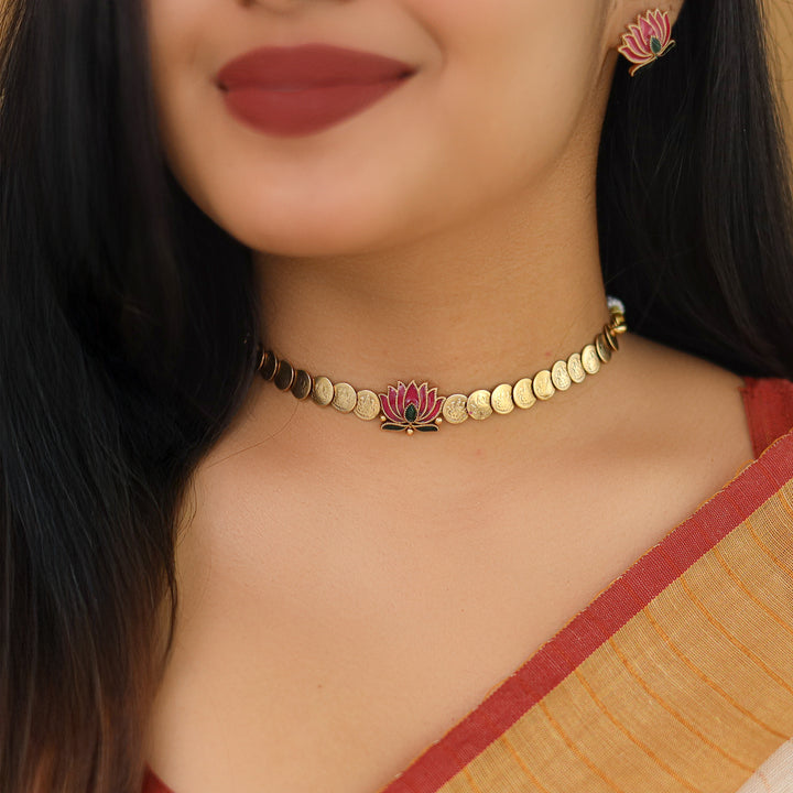 Advaita Enamel Lotus Kashi Choker With Stud