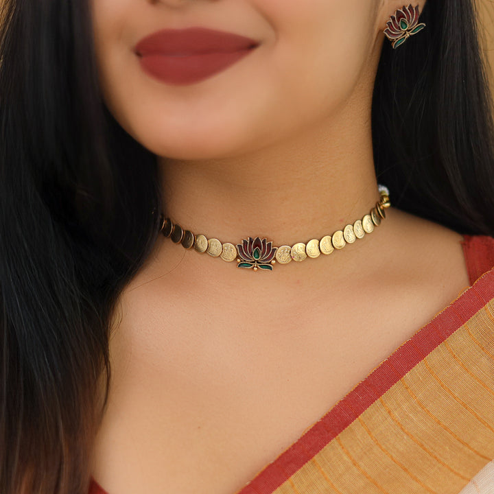 Advaita Enamel Lotus Kashi Choker With Stud