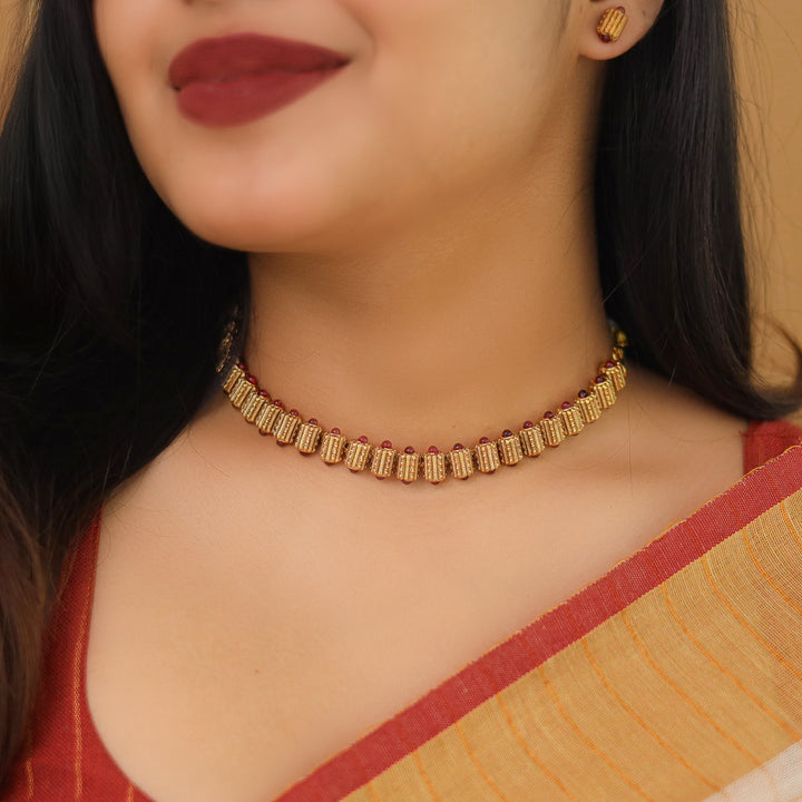 Aatmika Pearl Short Neckpiece / Choker With Earring
