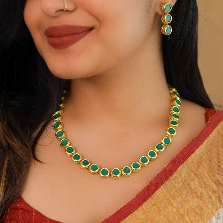 Dishi Kundan Neckpiece With Earring