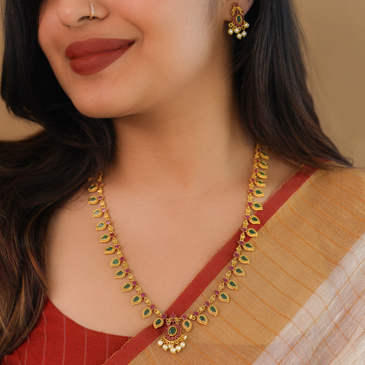 Devansha Palakka Long Neckpiece With Earring