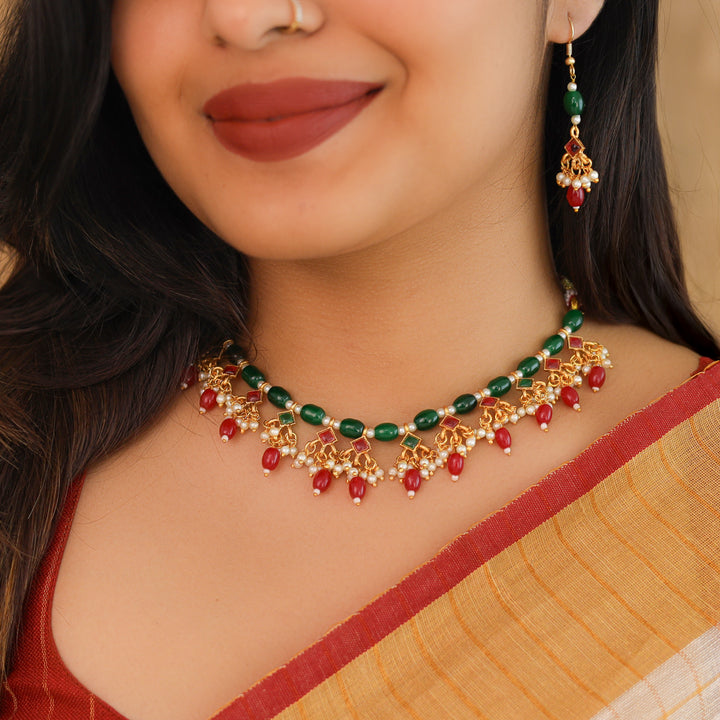 Aashvi Pearl Neckpiece With Drop Earring