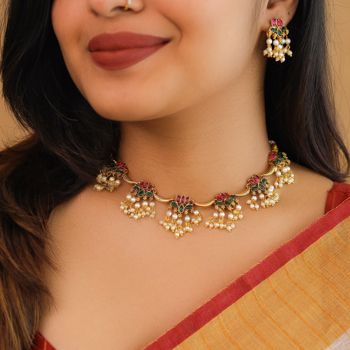 Arusha Lotus Pearl Short Neckpiece with Earring