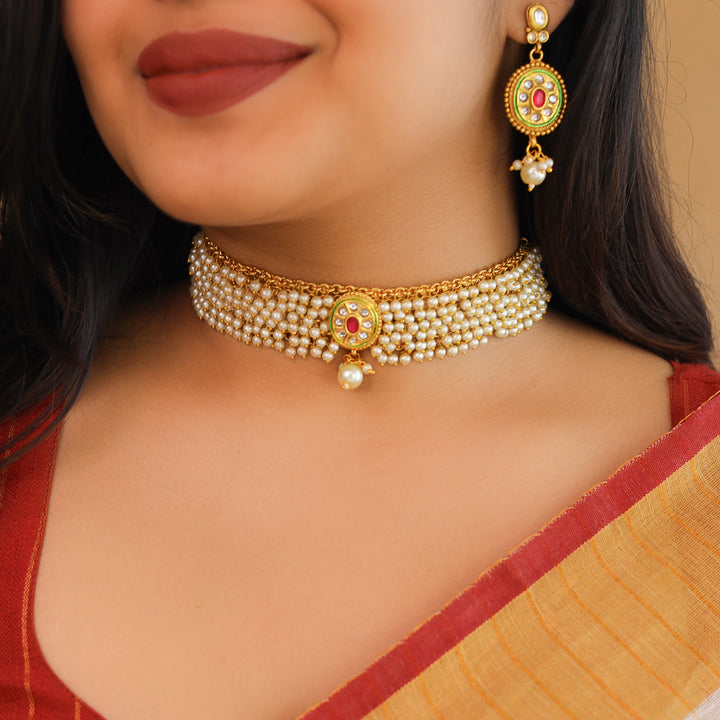 Aakanksha Cluster Pearl Kundan Choker With Earring