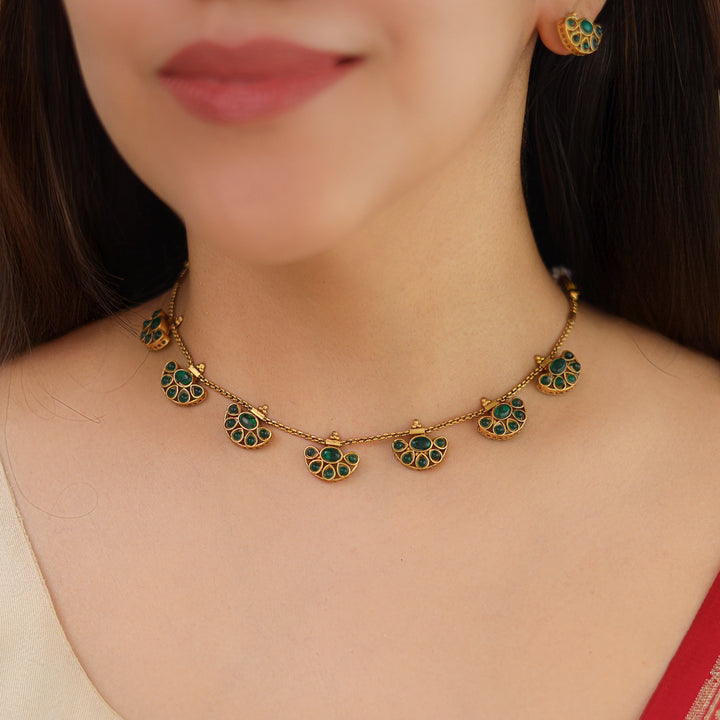 Anuradha Half Flower Short Neckpiece With Earring