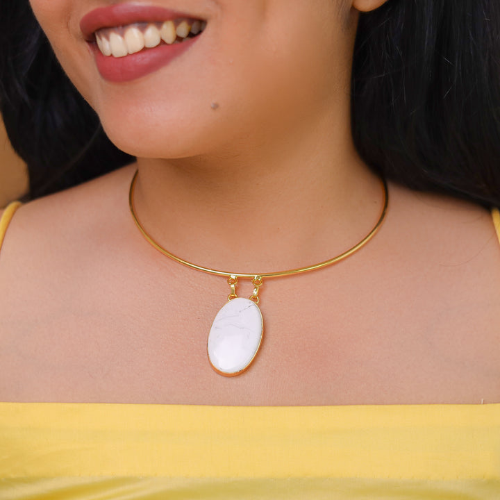 Golden Vriha Neck Cuff