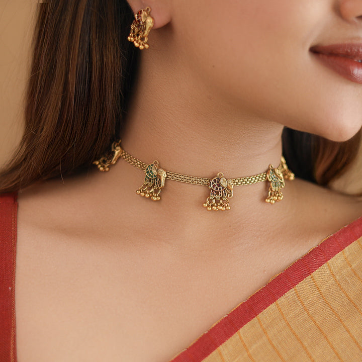 Pallavini 5 Airavat Choker/Short Neckpiece With Earring