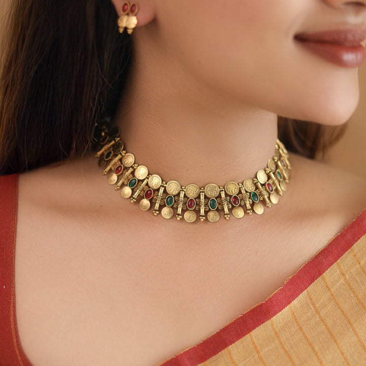 Pranita Dual Kashi Oval Stick Short Neckpiece/Choker With Earring
