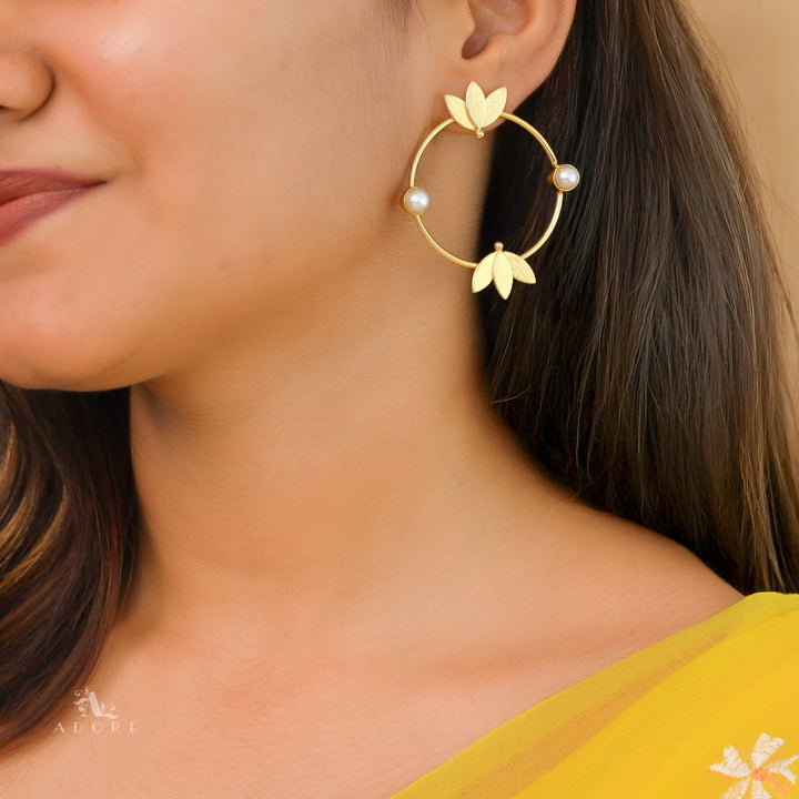 Kamila Golden Leaf Cirle Pearl Earring