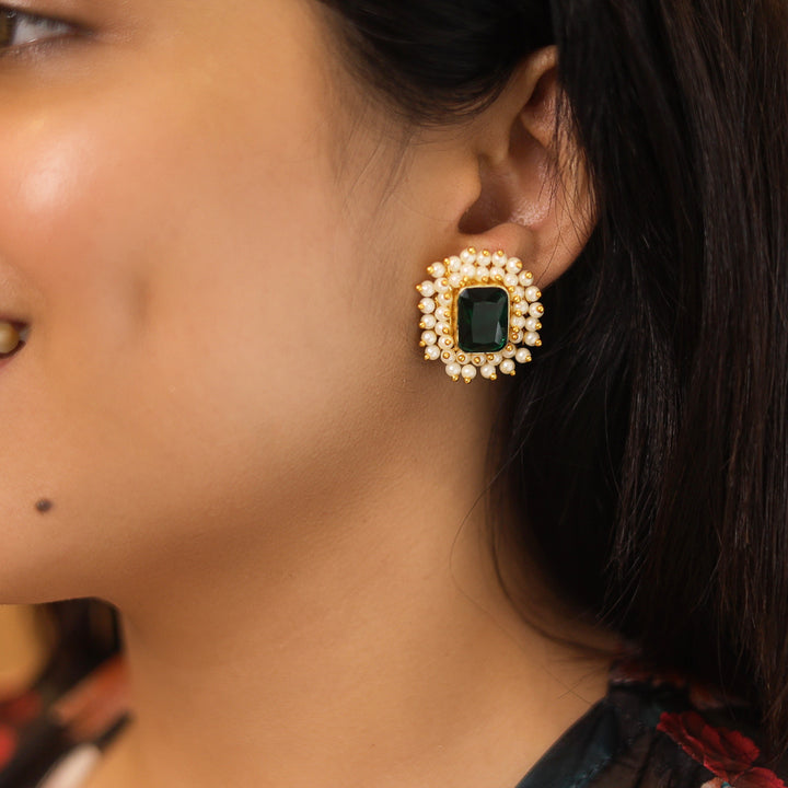 Ahelia Glossy Rectangle Cluster Pearl Earring