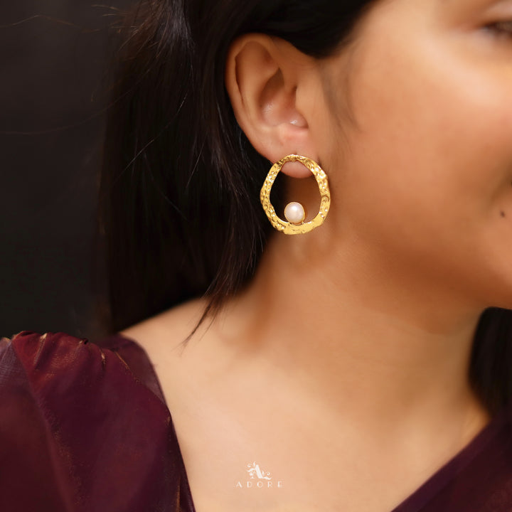 Tiffany Hammered Pearl Earring