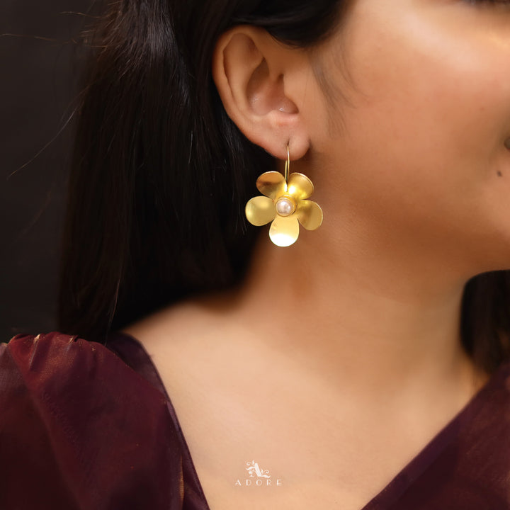 Lamba Flower Pearl Drop