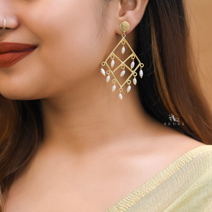 Darlene Golden Rhombus Rice Pearl Earring