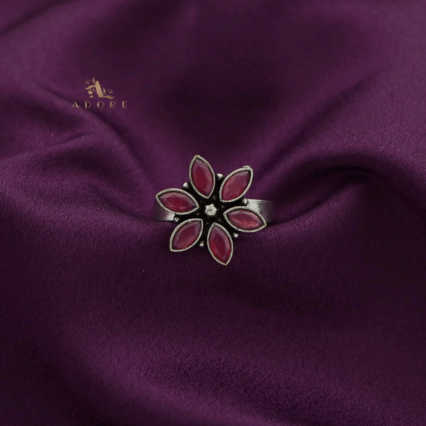 Flora Glossy Flower Ring