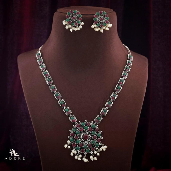 Aarcha Neckpiece With Earring
