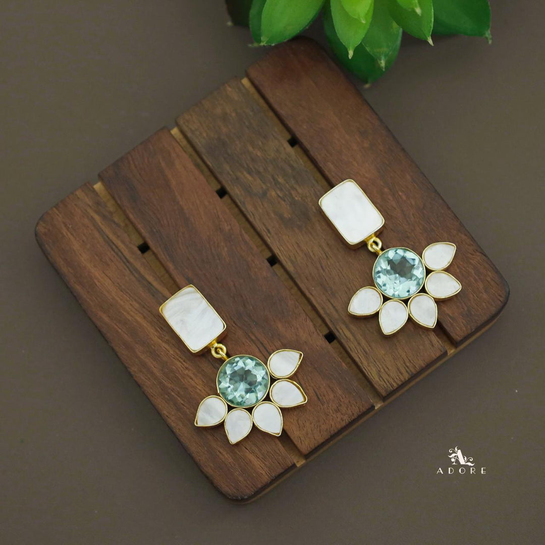 Sidra Glossy Round MOP Flower Earring