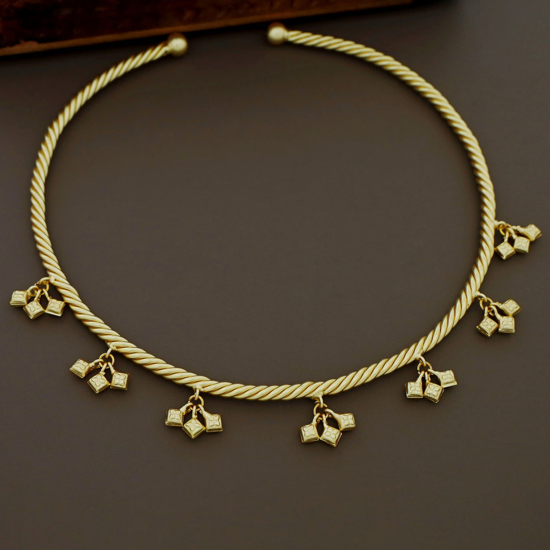 Cesta Golden Twisted Ghungroo Neck Cuff
