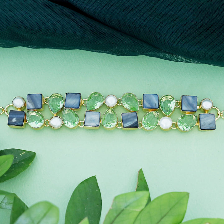 Adonia Choker