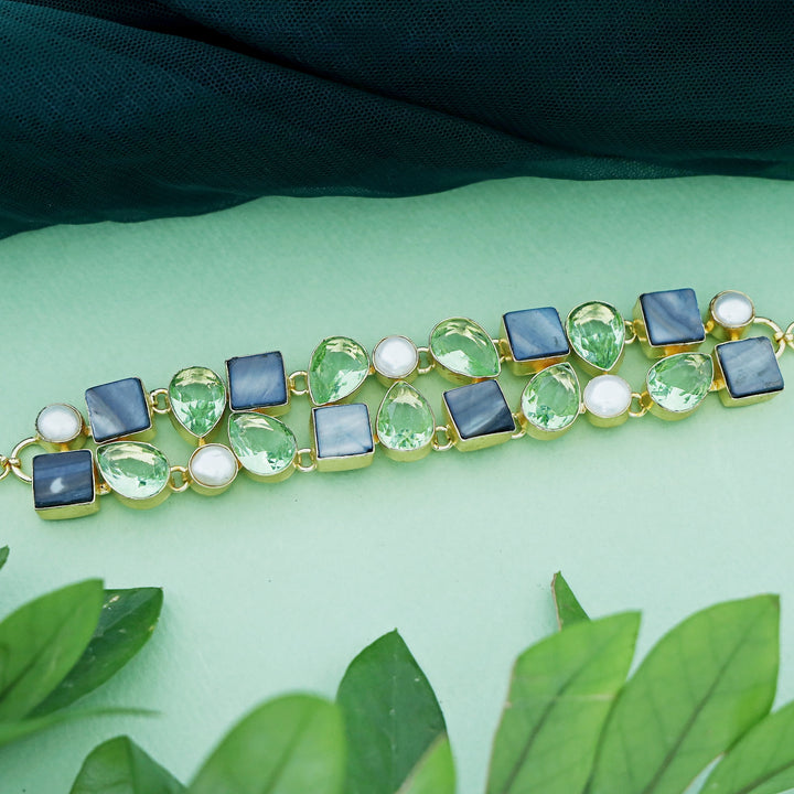 Adonia Choker