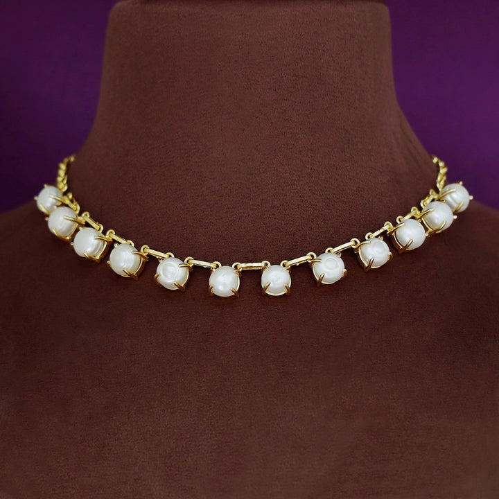 Alexa Claw Fresh Water Pearl Short Neckpiece