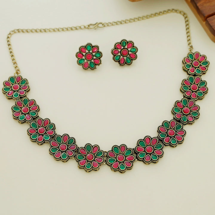 Grace Antique Flower Short Neckpiece With Earring
