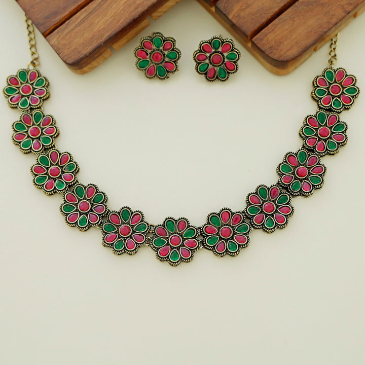 Grace Antique Flower Short Neckpiece With Earring
