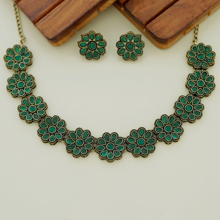 Grace Antique Flower Short Neckpiece With Earring