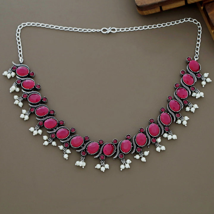 Dahlia Oval Pearl Short Neckpiece With Earring