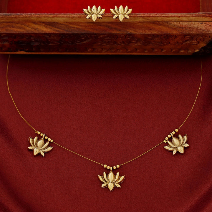 Srinika Tri Lotus String Neckpiece With Earring