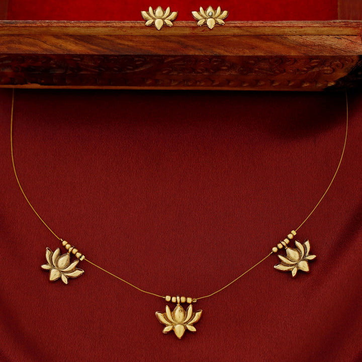 Srinika Tri Lotus String Neckpiece With Earring