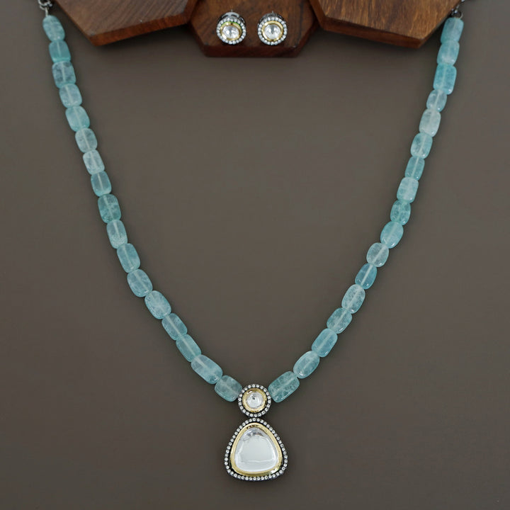 Lavanika kundan Neckpiece With Stud