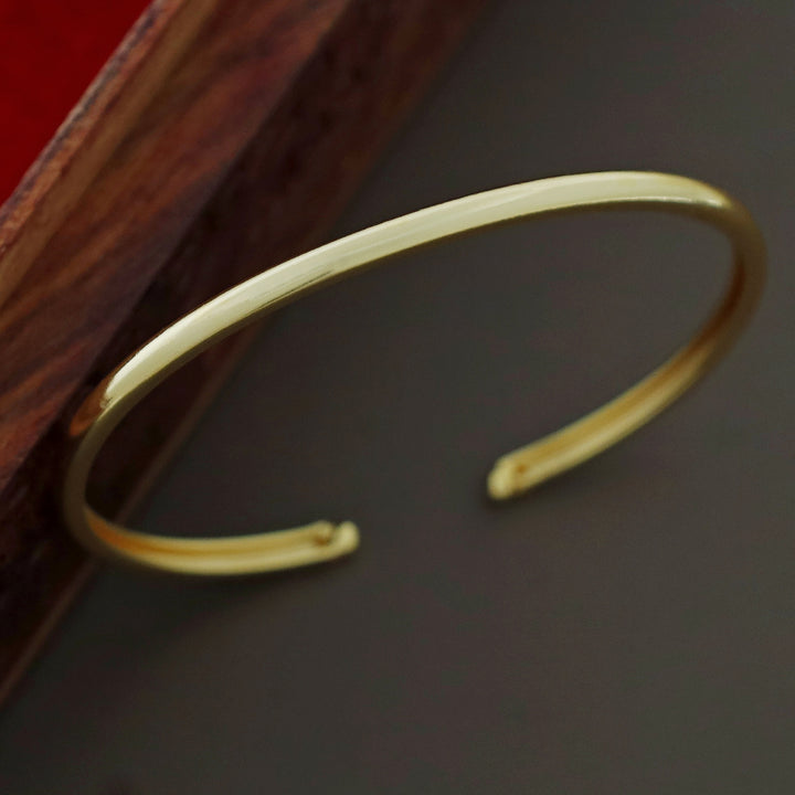 Lesley Golden Hand Cuff