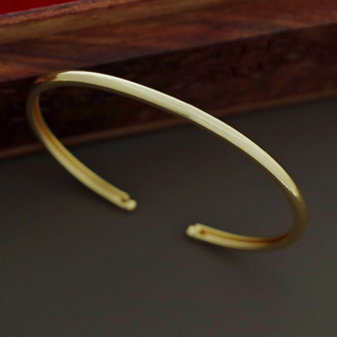 Lesley Golden Hand Cuff