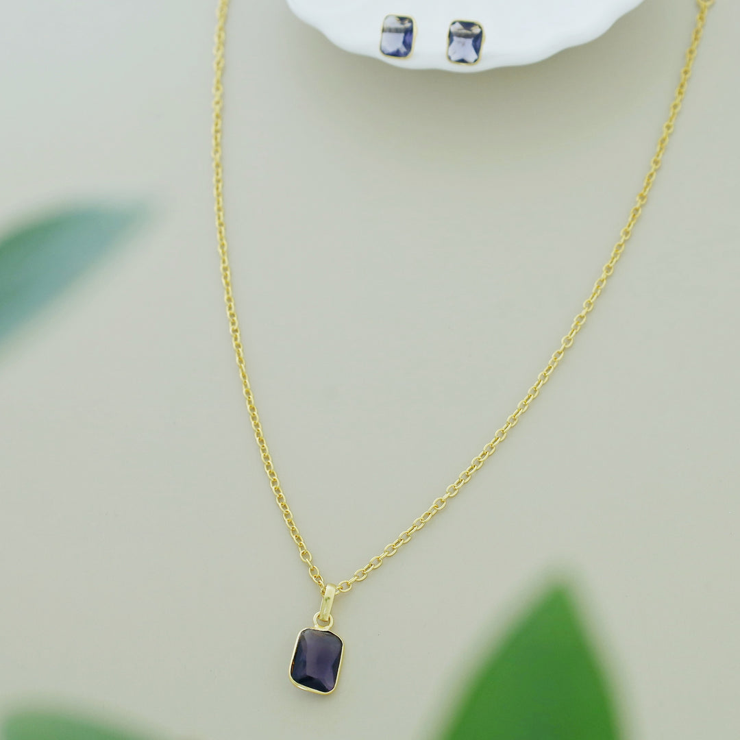 Seira Glossy Rectangle Neckpiece With Stud
