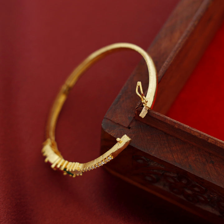 Aavya Golden Stone Openable Bangle
