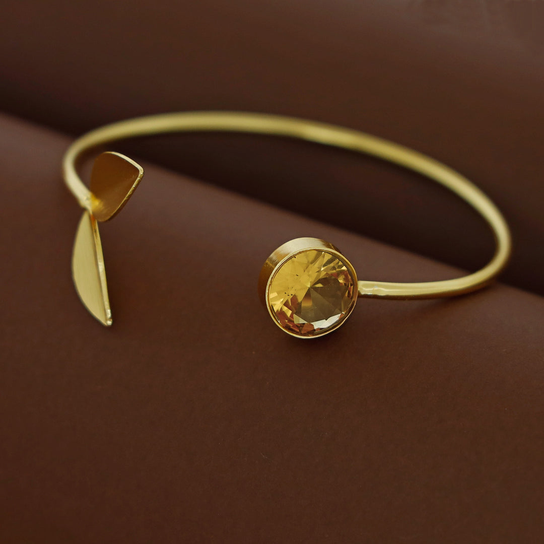Golden Twin Fold Leafy Round Glossy Bangle