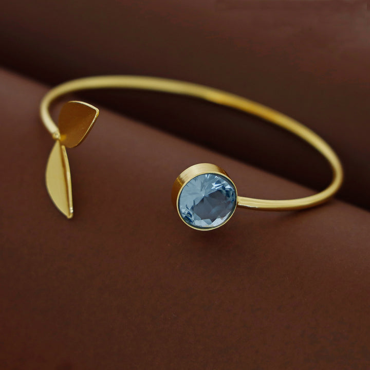 Golden Twin Fold Leafy Round Glossy Bangle