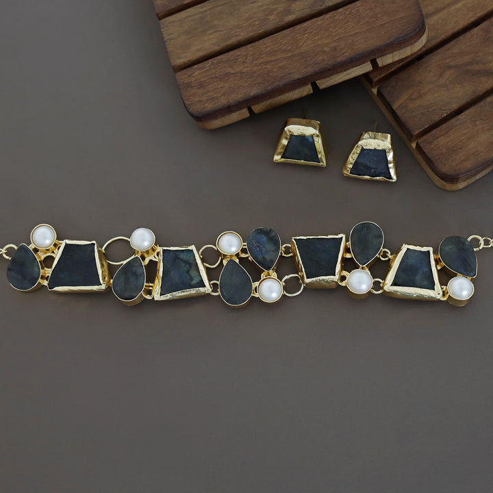Brenda Golden Raw Stone + Pearl Choker With Stud