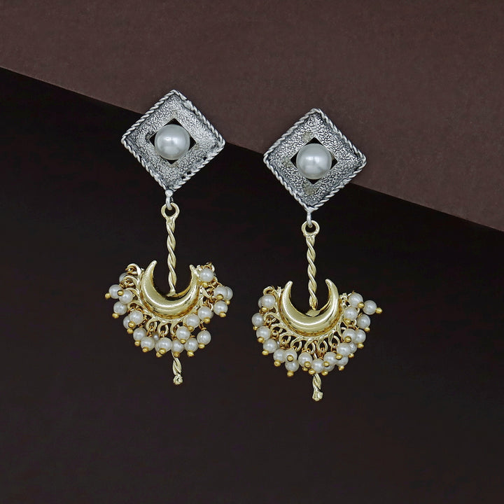 Jenye Dual Tone Pearl Earring