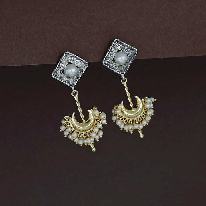 Jenye Dual Tone Pearl Earring