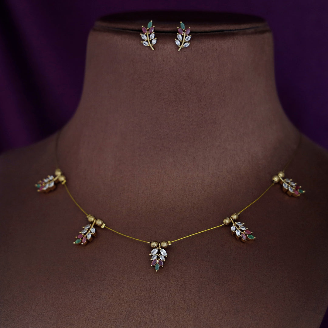 Madhusmita String Neckpiece With Earring