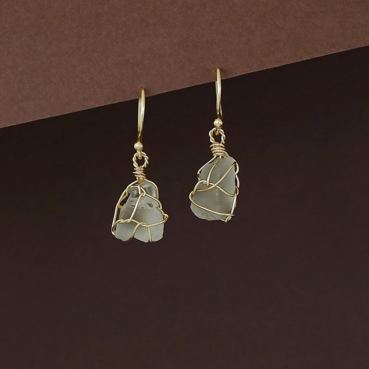 Oviya Golden Binded Raw Stone Drop