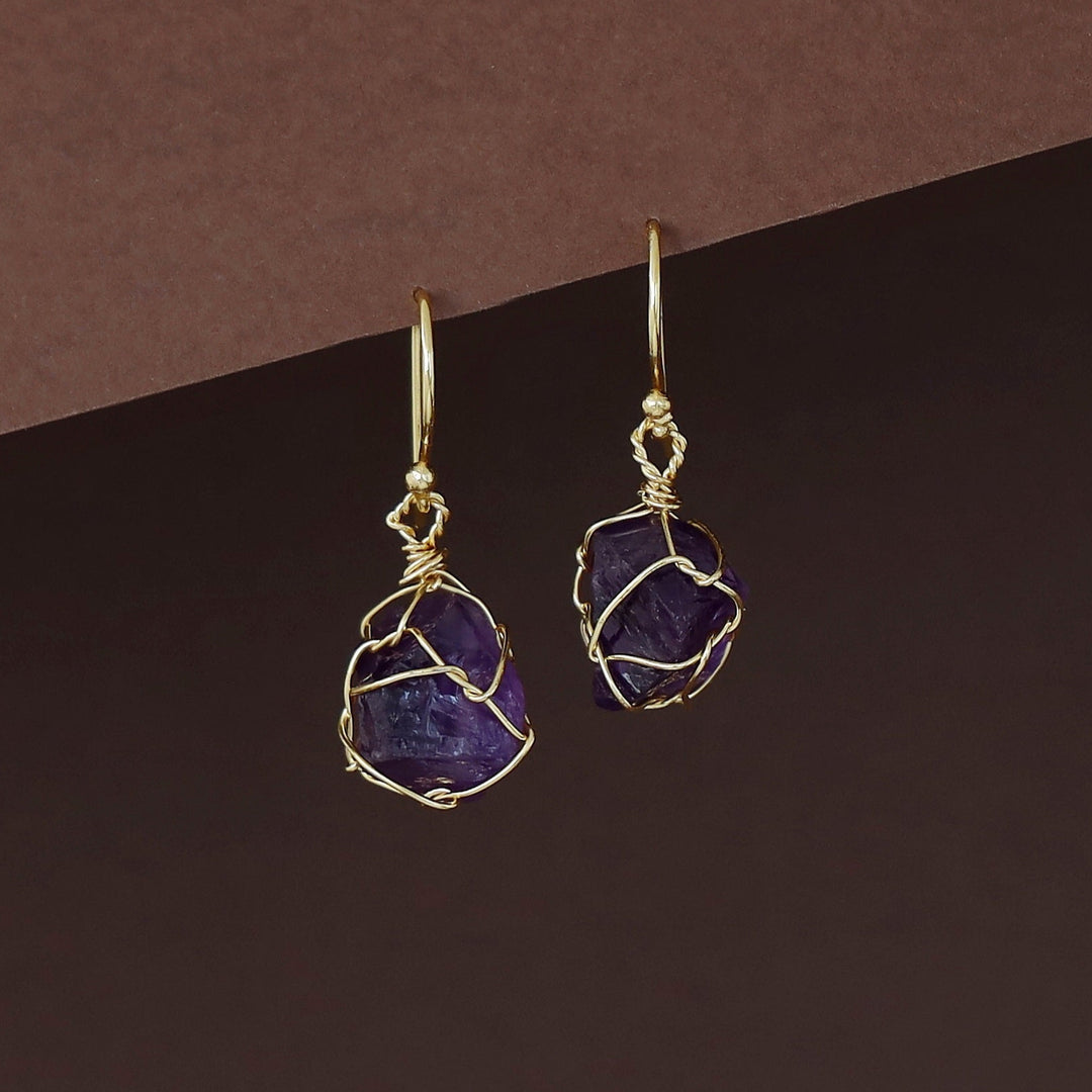Oviya Golden Binded Raw Stone Drop