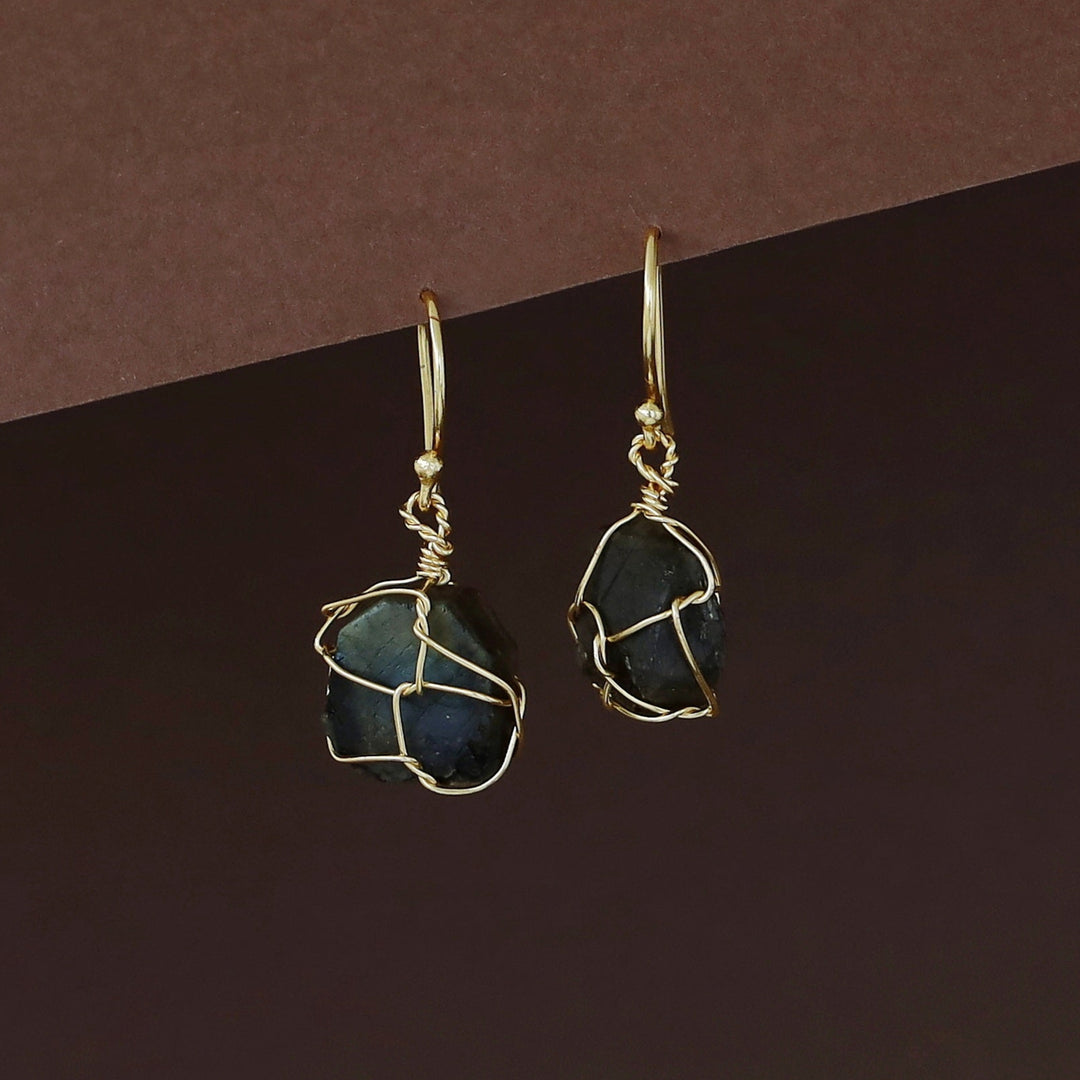 Oviya Golden Binded Raw Stone Drop
