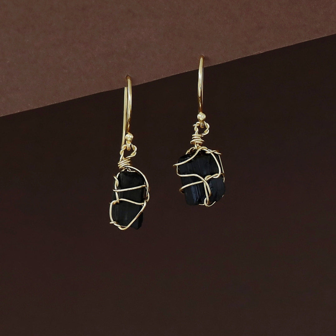 Oviya Golden Binded Raw Stone Drop
