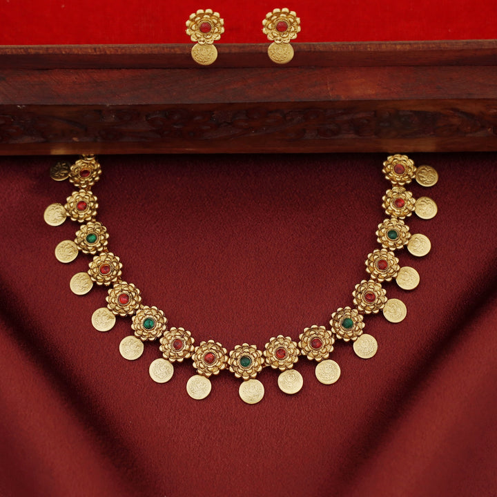 Dhrithika Flower Kashi Short Neckpiece with Earring