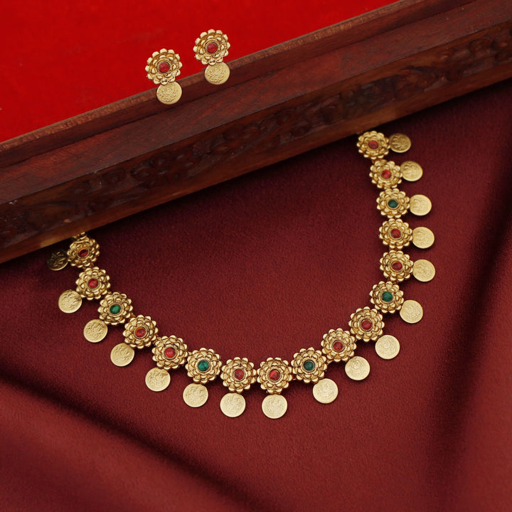 Dhrithika Flower Kashi Short Neckpiece with Earring