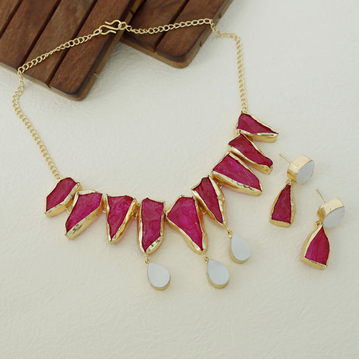 Augusta MOP + Dyed + Raw Stone Short Neckpiece With Earring