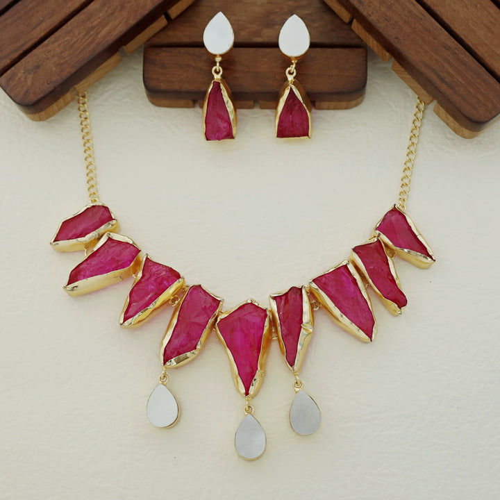 Augusta MOP + Dyed + Raw Stone Short Neckpiece With Earring